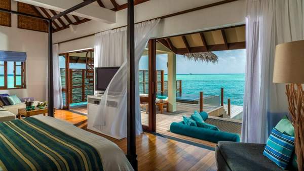 Three-Bedroom Land and Ocean Suite