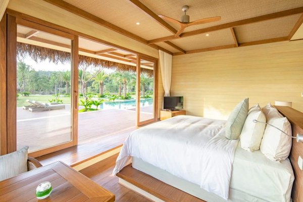Presidential River Pool Villa
