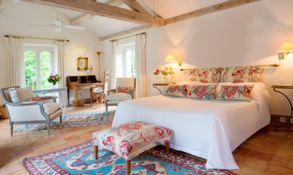 Les Couvent Des Herbes Room