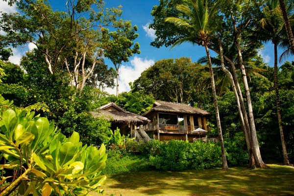 Beachfront Pool Villa Suite