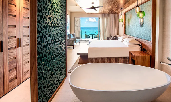 King Suite with Bathtub Ocean View